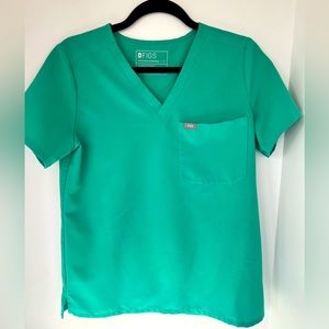 Figs surgical green catarina basic scrub top